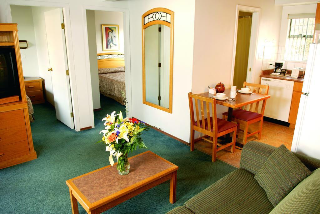 Grouse Inn West Vancouver Dış mekan fotoğraf